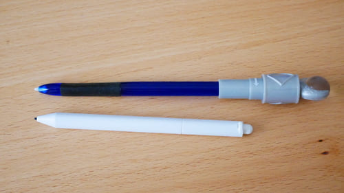 チャレンジタッチとスマイルゼミのタッチペンの長さ比較